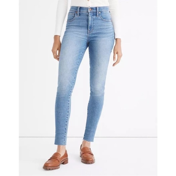 Madewell 10” High-Rise Skinny Jeans in Ainsworth Wash: Raw-Hem Edition - Picture 3 of 12